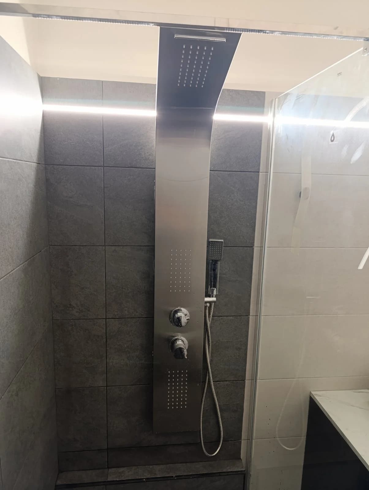 Μοντέρνο ντους inox – υδραυλική εγκατάσταση Αθήνα